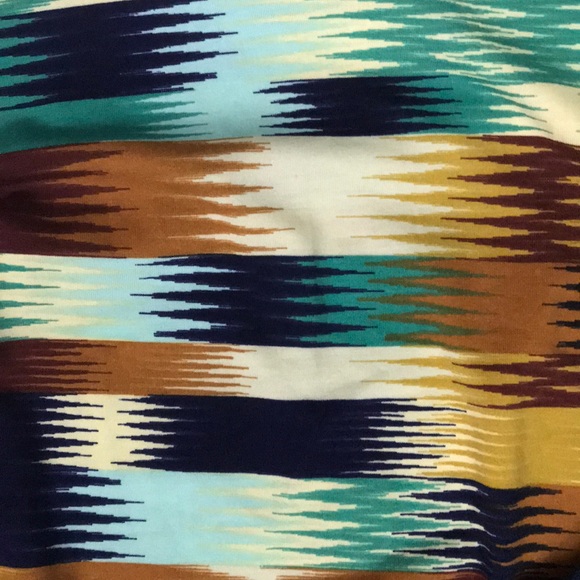 Irma XS Lularoe - Picture 2 of 2